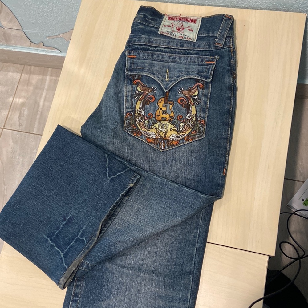 True religion mens jeans. Guitar design on back pocket. 36x32